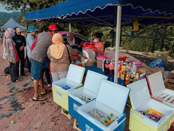 Quels sont les types de stands parapluies les plus choisis par les clients?